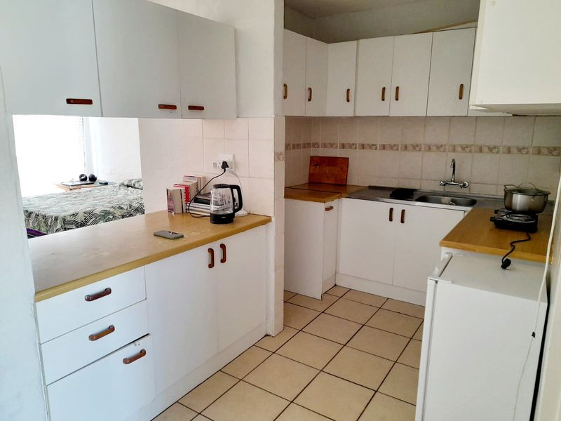 Perfect investment opportunity! Neat & Secure Ground-Floor Bachelor Flat in Heiderand, Mossel Bay - Photo 10
