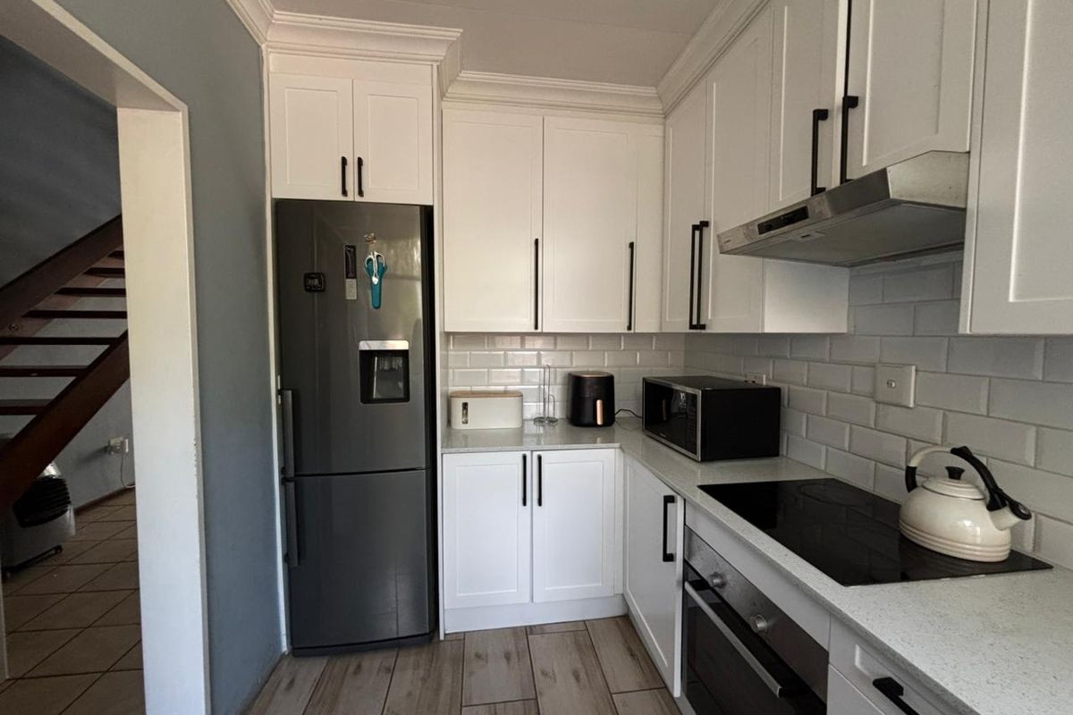 Just listed - Photo 2