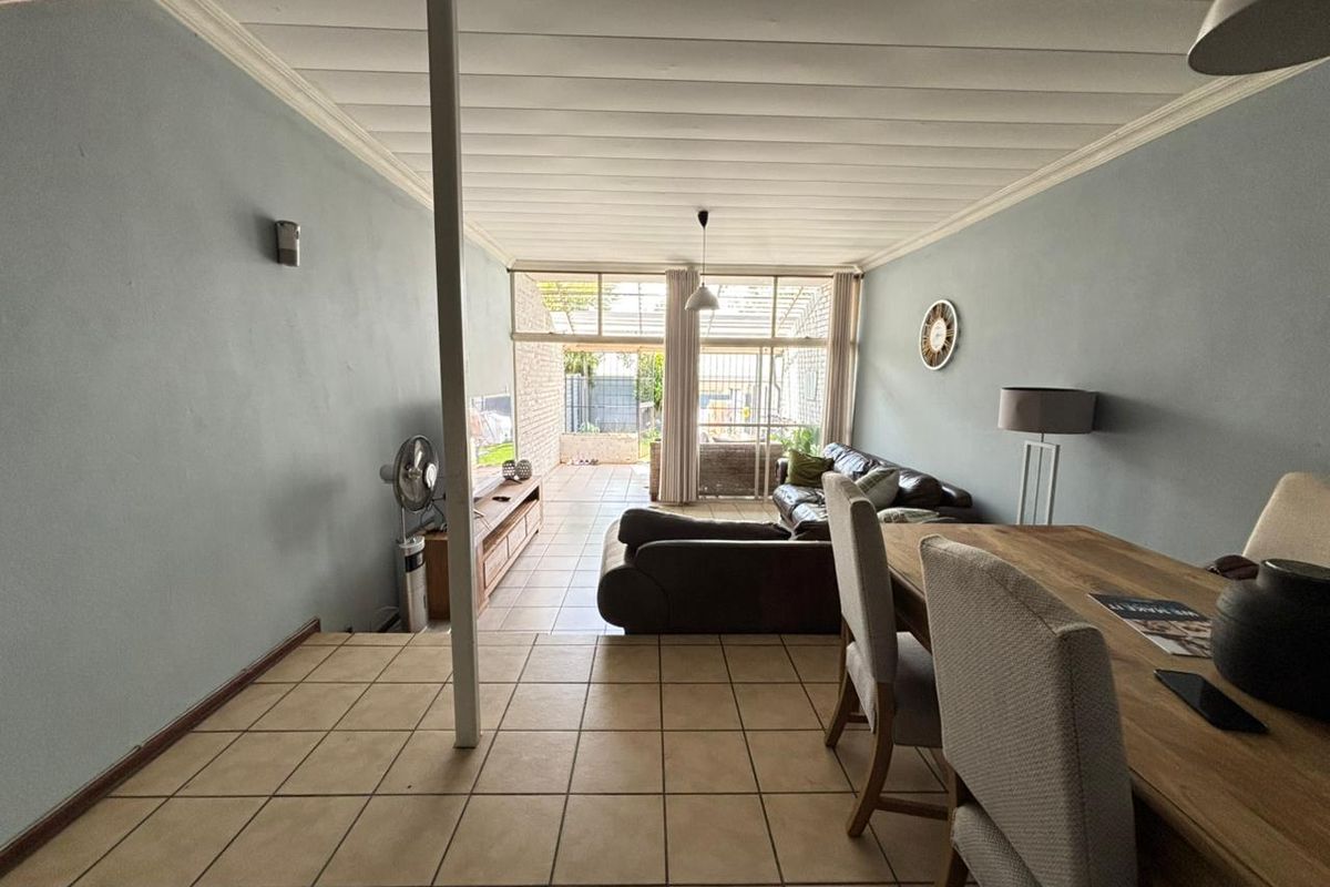 Just listed - Photo 5