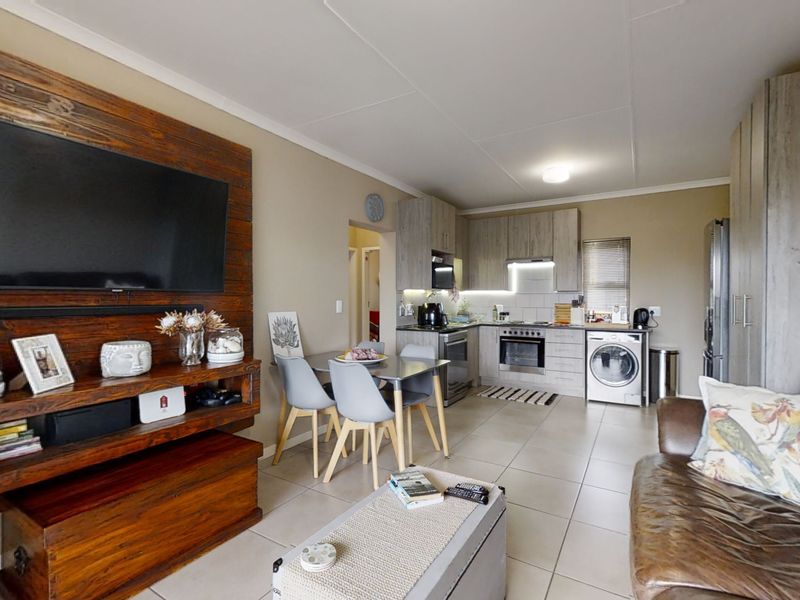 Move-In Ready Two-Bedroom Apartment in Sought-After Goedeburg - Photo 4