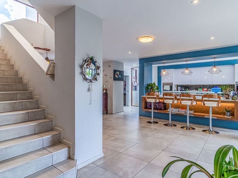 Three Bed Home in our Rory Byrne Enclosure. Newly Renovated - Photo 3