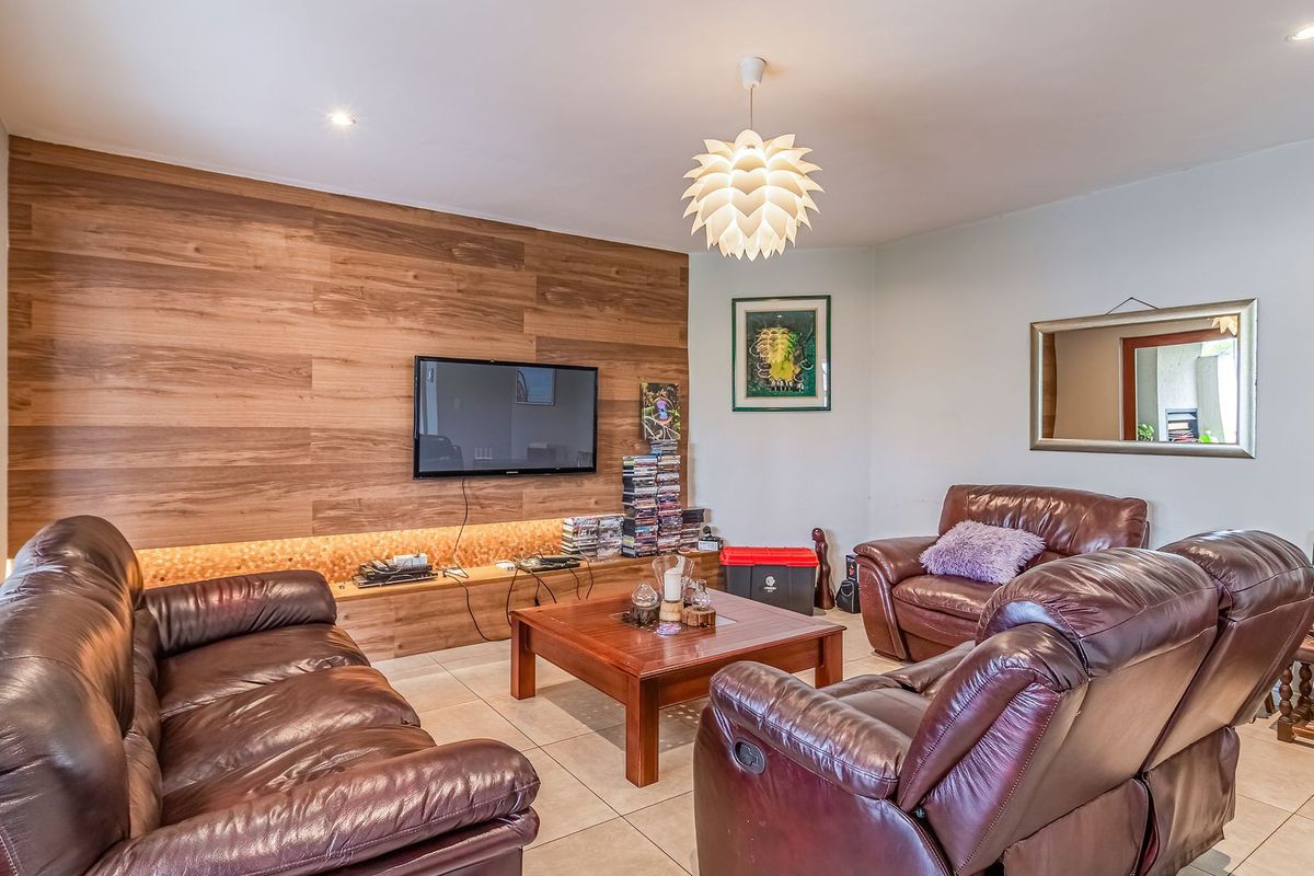 Three Bed Home in our Rory Byrne Enclosure. Newly Renovated - Photo 5