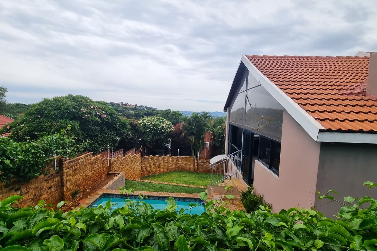 Charming 4-bedroom home in Cashan, Rustenburg—perfect for families seeking comfort and convenience! - Photo 4