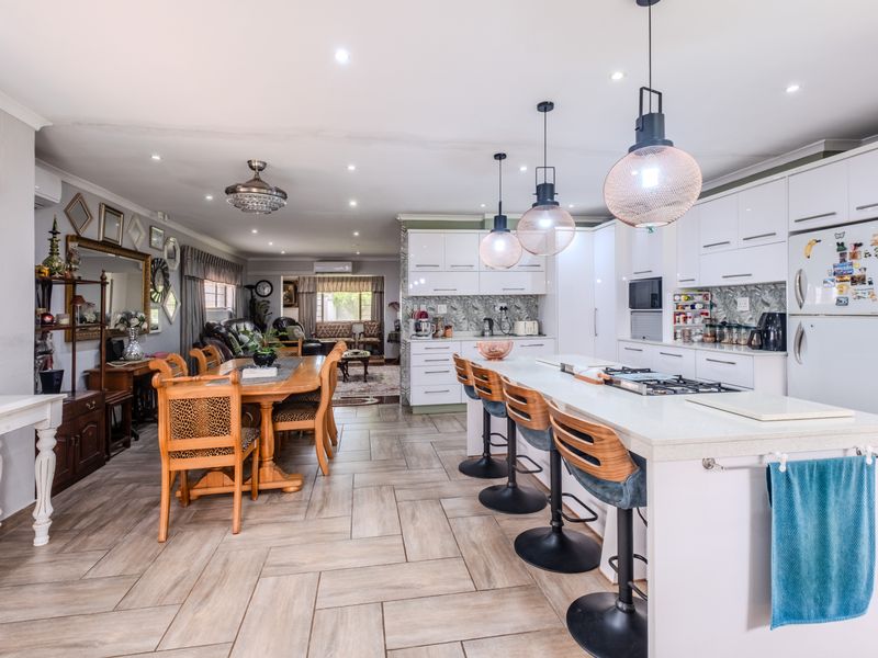 A Durban North Home Worth Your Consideration - Photo 10