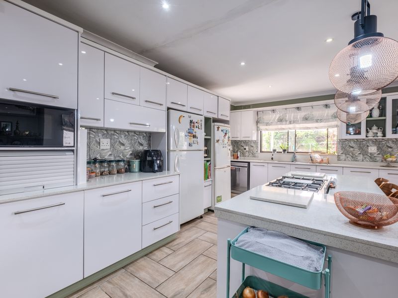 A Durban North Home Worth Your Consideration - Photo 8