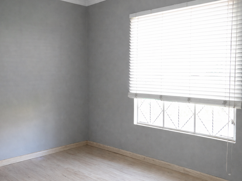 Warm Modern Family Home - Photo 8