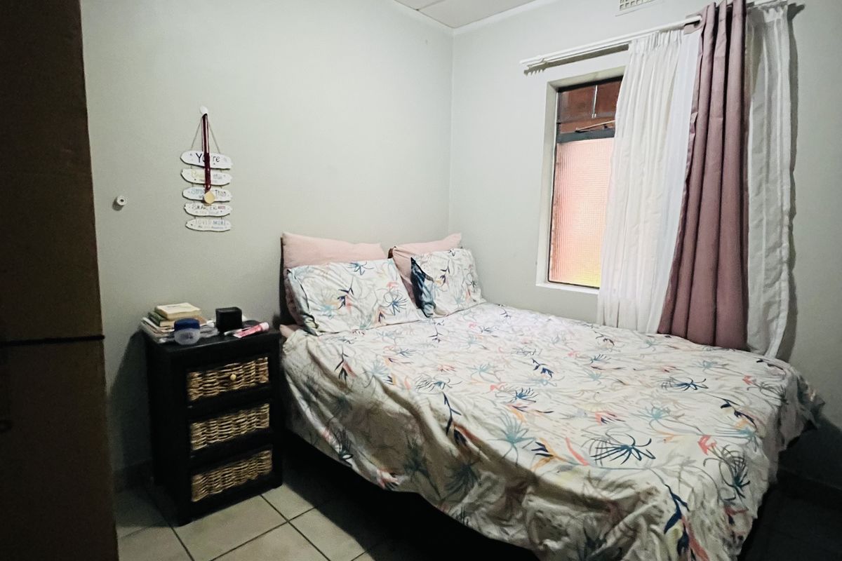 Charming ground floor 2 -Bedroom Apartment with private garden - Photo 4