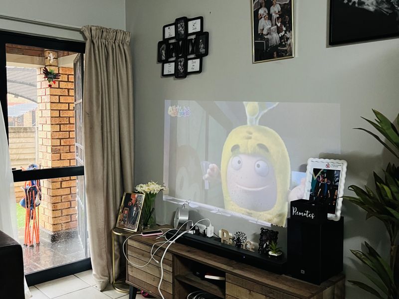 Charming ground floor 2 -Bedroom Apartment with private garden - Photo 10