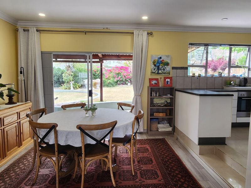 Immaculate 3 Bedroom Home in Sought-After Location with Views - Photo 7