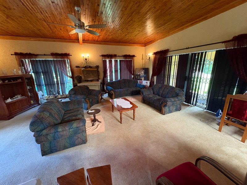 Prime Investment Property for Sale in Schuinshoogte - Photo 10