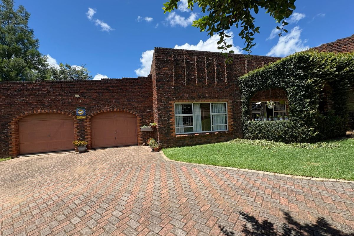 Prime Investment Property for Sale in Schuinshoogte - Photo 2