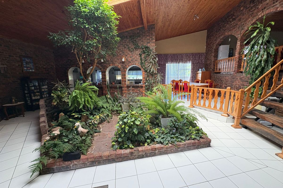 Prime Investment Property for Sale in Schuinshoogte - Photo 3