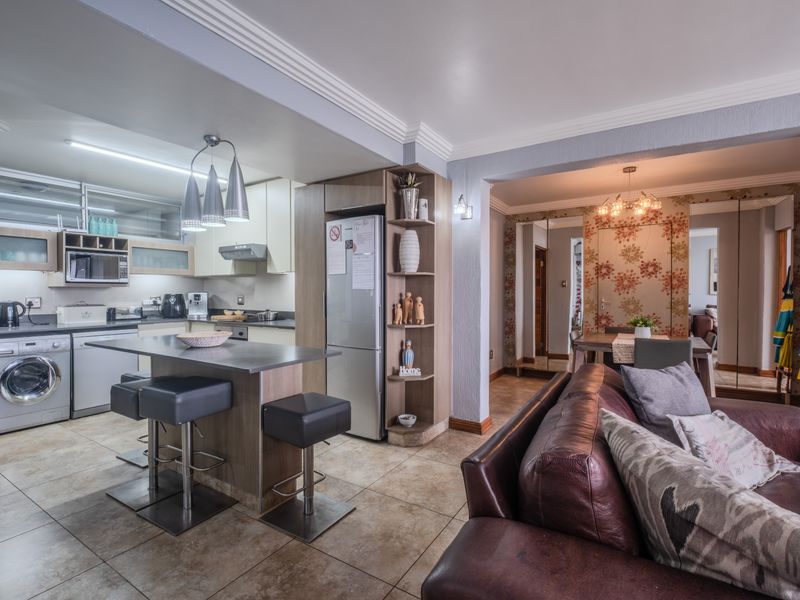 BREATHTAKING UNIT! - Photo 9