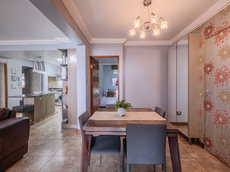 BREATHTAKING UNIT! - Photo 8