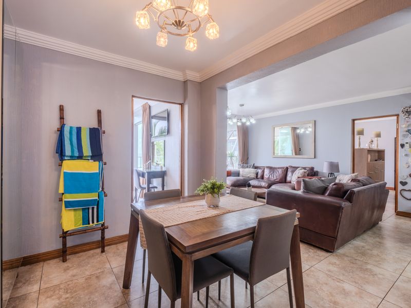 BREATHTAKING UNIT! - Photo 6