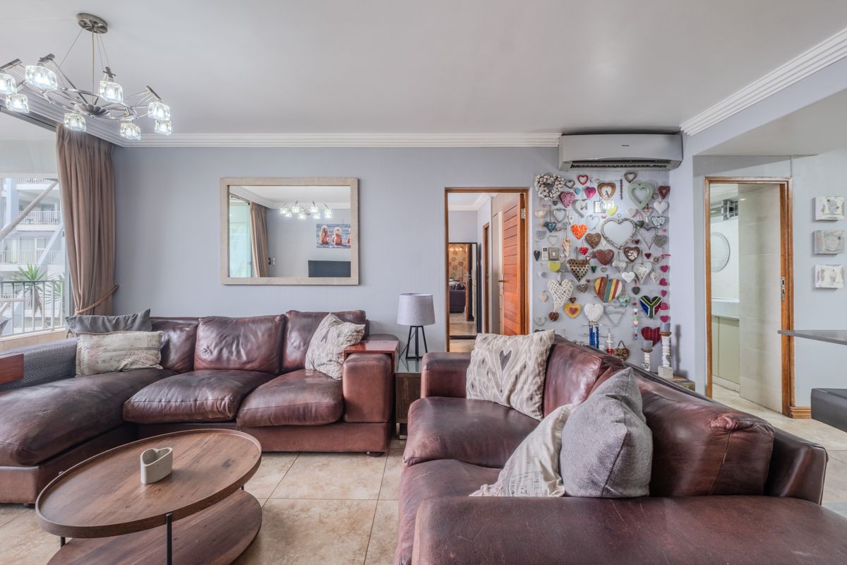 BREATHTAKING UNIT! - Photo 4