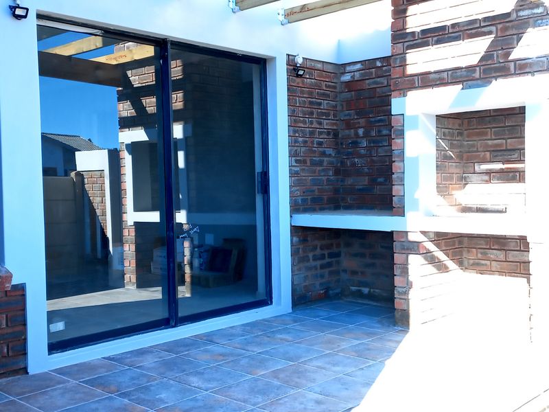 3 Bedroom House for sale in Albertinia - Photo 3