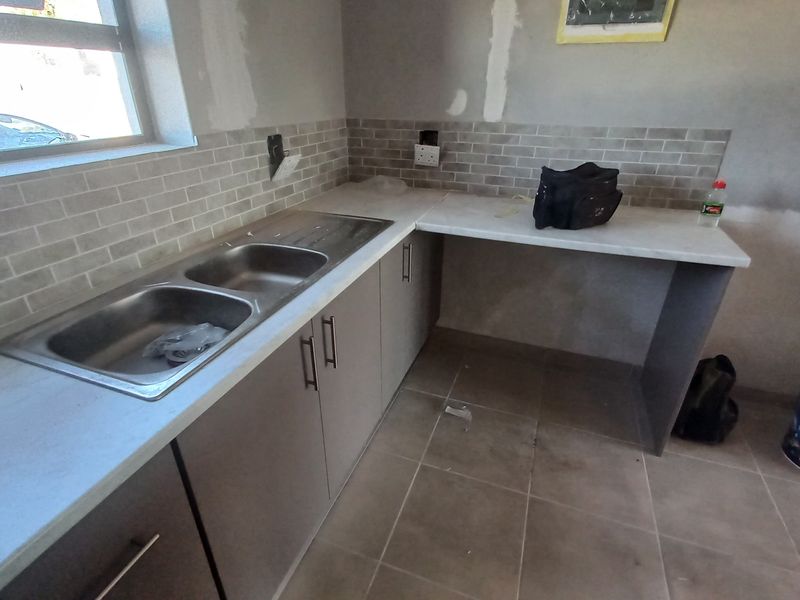 3 Bedroom House for sale in Albertinia - Photo 8