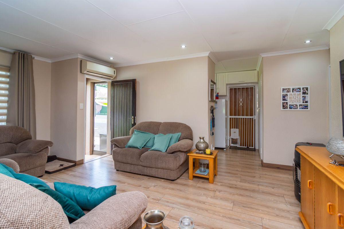 Neat as a Pin – Move Right In! - Photo 4