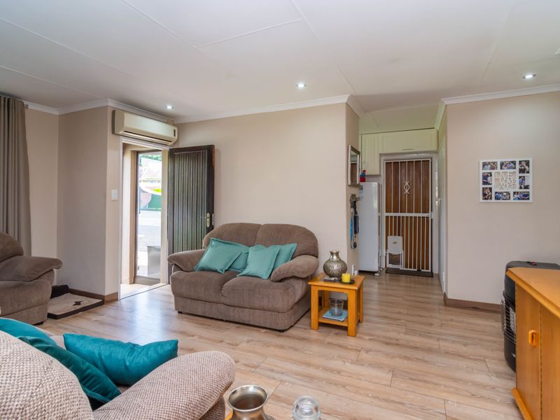 Neat as a Pin – Move Right In! - Photo 4