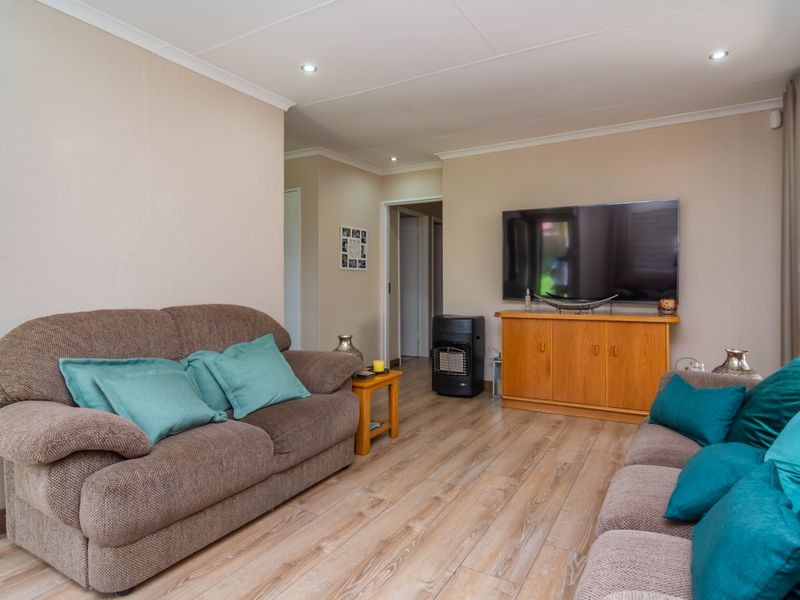 Neat as a Pin – Move Right In! - Photo 3