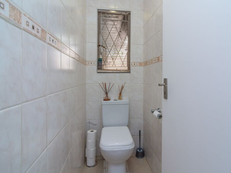 Neat as a Pin – Move Right In! - Photo 9