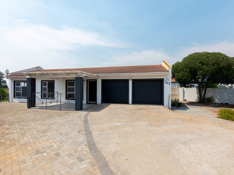 Embrace Tranquil Coastal Living in Port Owen! - Photo 2