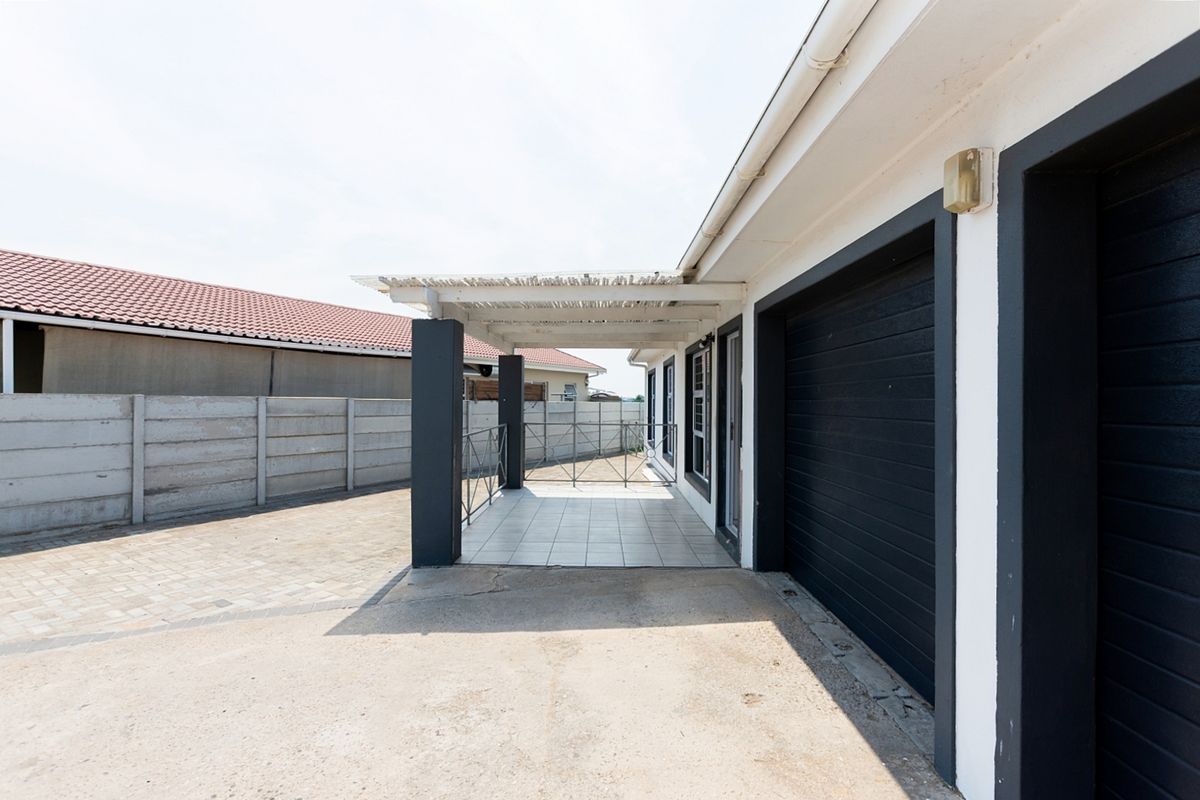 Embrace Tranquil Coastal Living in Port Owen! - Photo 3