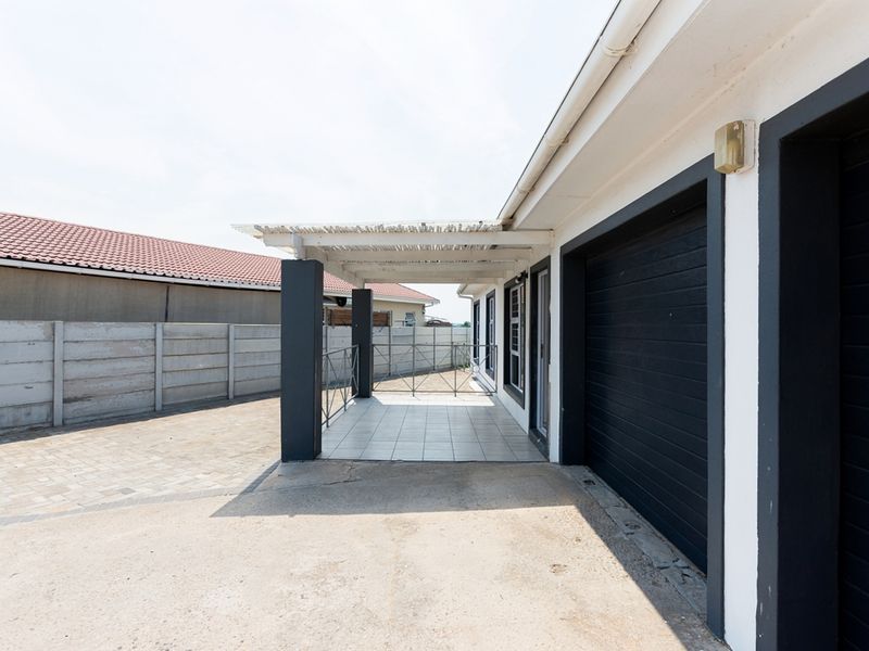 Embrace Tranquil Coastal Living in Port Owen! - Photo 3