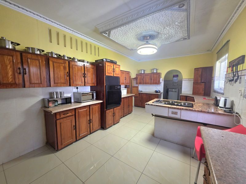 4 bedroom House - Photo 3