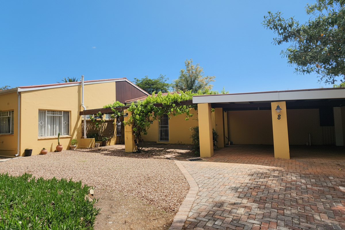 Space, Privacy & Position – 3-Bedroom Home on 2,780m2 Stand in Swellendam - Photo 2