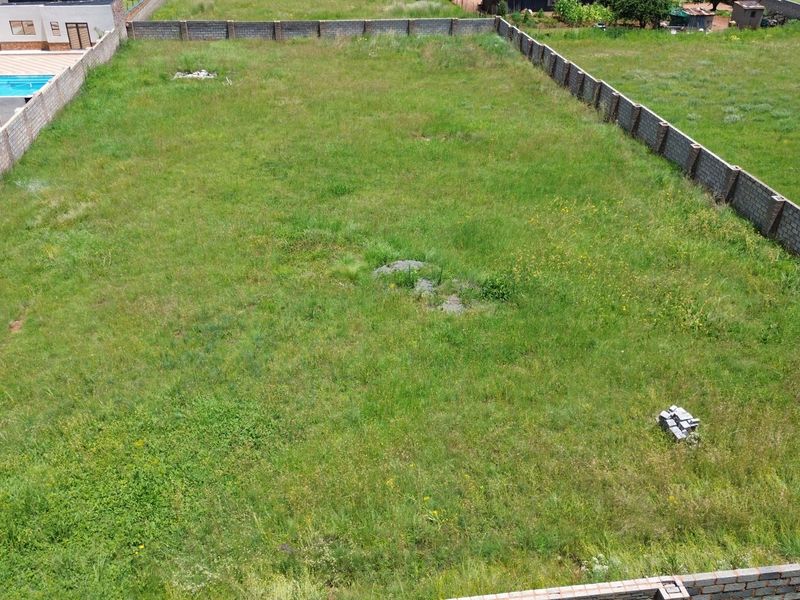 Prime 2 082 m2 Vacant Stand | Fully Walled & Serviced - Photo 3