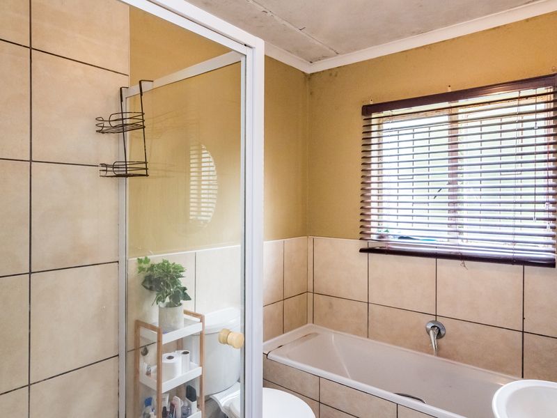 Charming Ground Floor 2-bedroom Apartment - Lock-Up and Go Convenience! - Photo 10