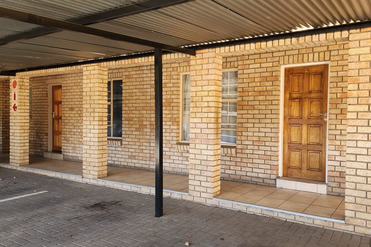 Two bedroom apartment for sale in Lower Bo-Dorp, Rustenburg—perfect for cozy living or investment! - Photo 4