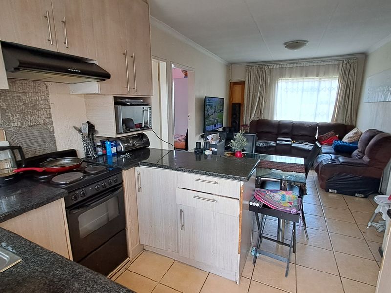 Perfect Starter Home – Move-In Ready & Affordable - Photo 3