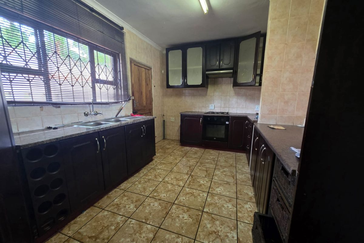 3 bedroom house - Photo 3