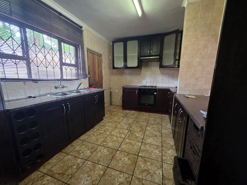 3 bedroom house - Photo 3