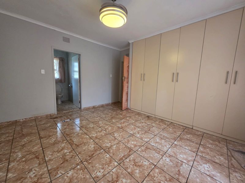 3 bedroom house - Photo 10