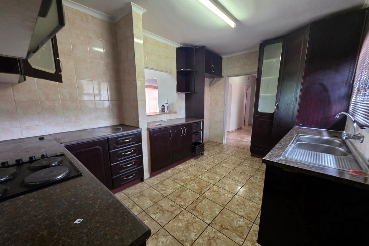 3 bedroom house - Photo 4