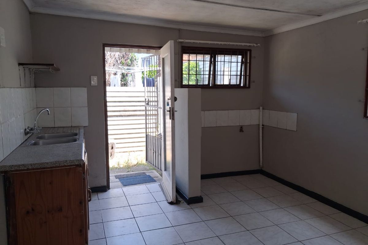 Spacious 1-Bed Garden Flat for a Single Professional , no parking on site - Photo 2