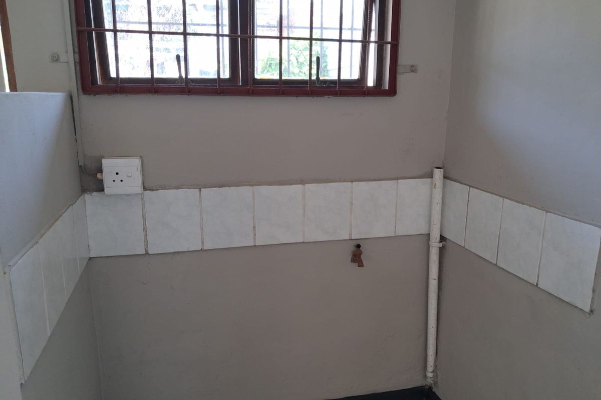 Spacious 1-Bed Garden Flat for a Single Professional , no parking on site - Photo 4