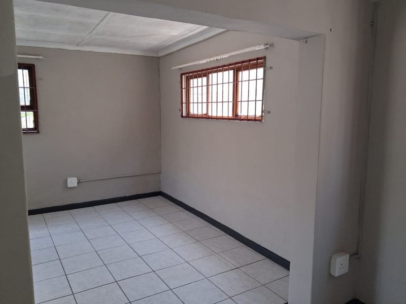 Spacious 1-Bed Garden Flat for a Single Professional , no parking on site - Photo 10