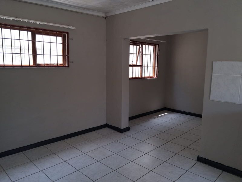 Spacious 1-Bed Garden Flat for a Single Professional , no parking on site - Photo 7