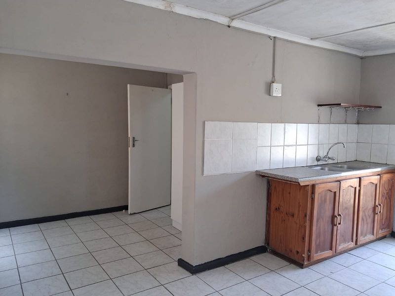 Spacious 1-Bed Garden Flat for a Single Professional , no parking on site - Photo 6