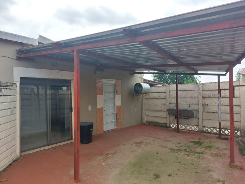 Well priced..  Ideal for students - Photo 2