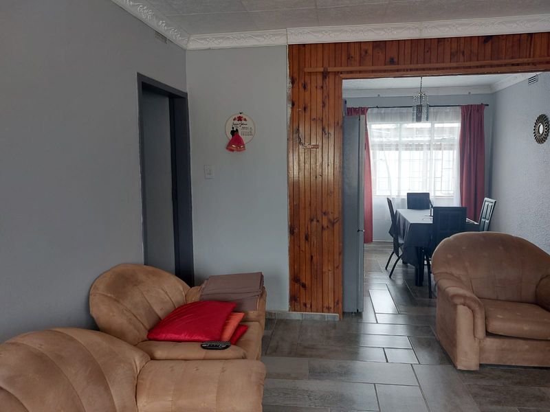 Well priced..  Ideal for students - Photo 9