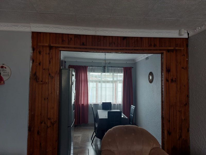 Well priced..  Ideal for students - Photo 8