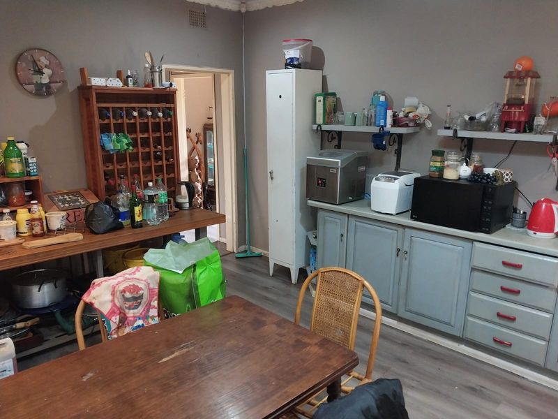 Neat 3-bedroom house situated in the peaceful small town of Derby! - Photo 5