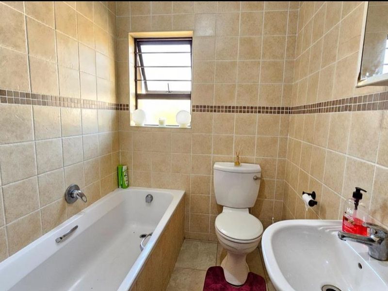 Simplex A Rare Find in The Bluff - Photo 9