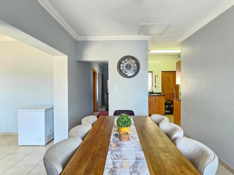 Simplex A Rare Find in The Bluff - Photo 6